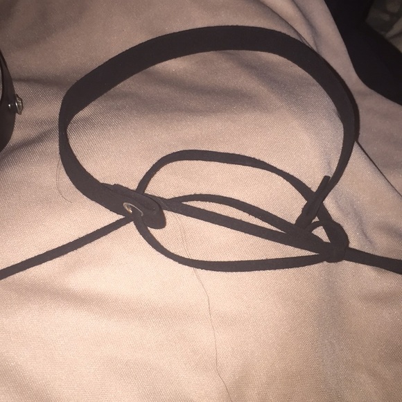 Chocker - Picture 2 of 4